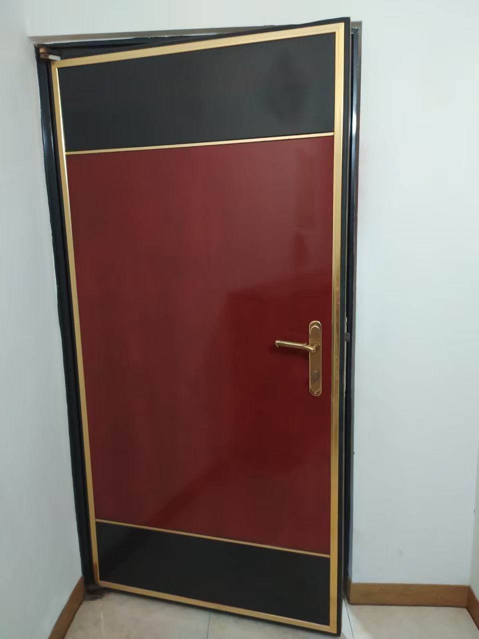 鐵門噴漆