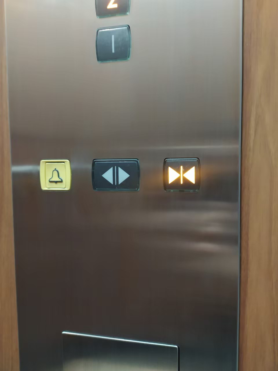 白鐵金屬傢俱