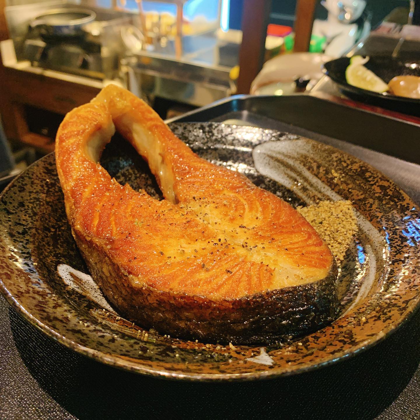 嫩煎鮭魚