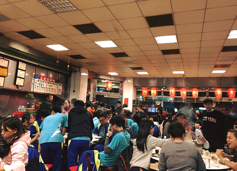 上新薑母鴨店面環境