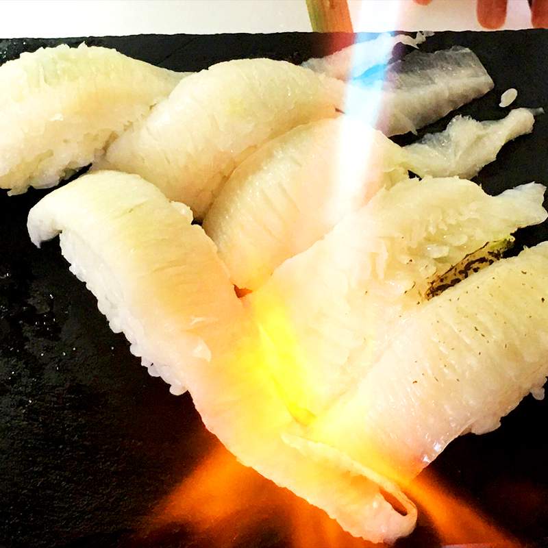 炙燒比目魚握壽司